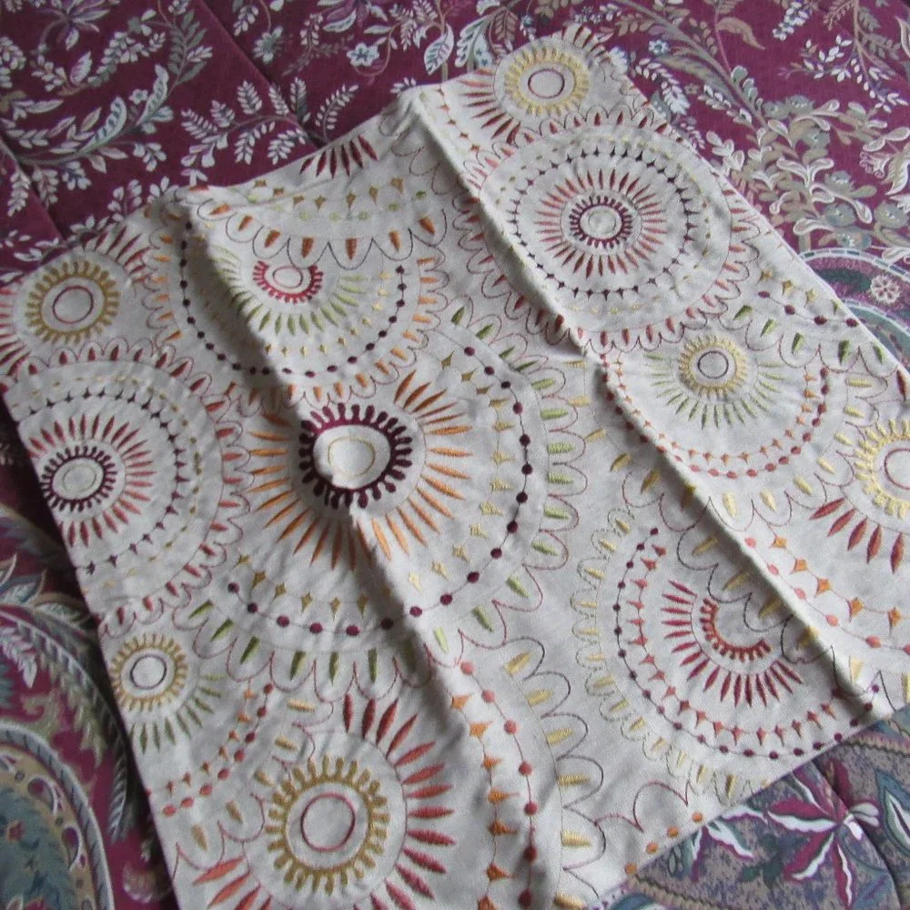 DECORATIVE EMBROIDERED PILLOW CASE 20
